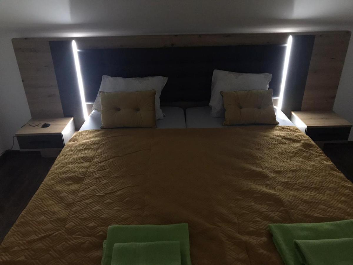 Bohemica Apartman 4 Kourim Bagian luar foto