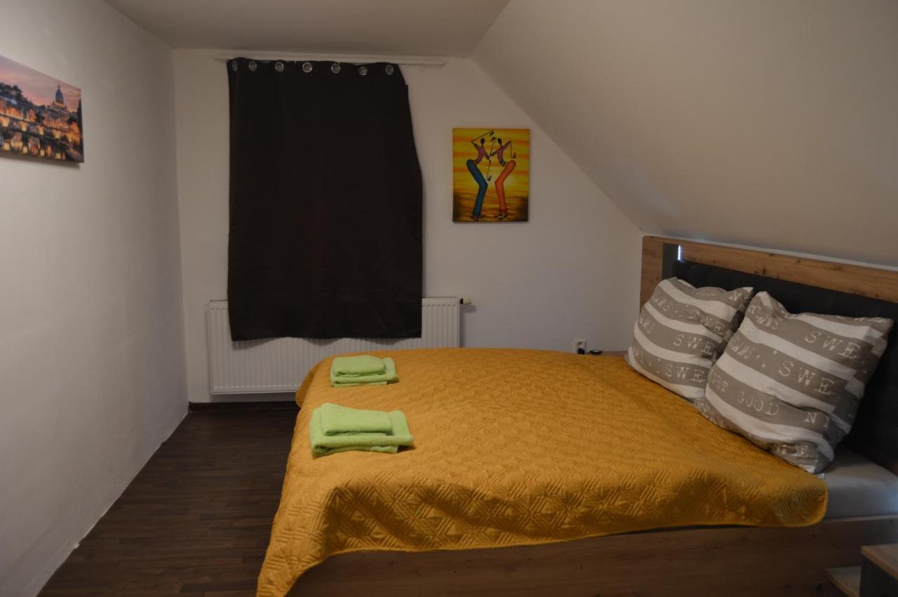 Bohemica Apartman 4 Kourim Bagian luar foto